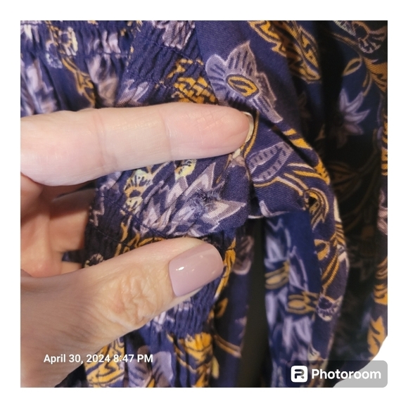UNIVERSAL THREAD, purple floral tunic w/ puffy, long sleeves & smocking.Sz L NWT - Picture 8 of 8